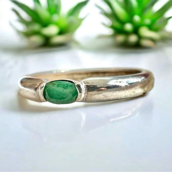 Vintage Jewelry - Chateau d'Argent Emerald Sterling Silver Ring (7.5)
